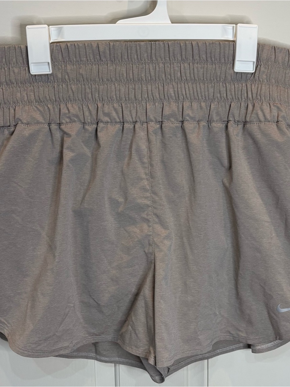Nike Dri-FIT Running Shorts Women’s Sz XL in light brown - Picture 1 of 6